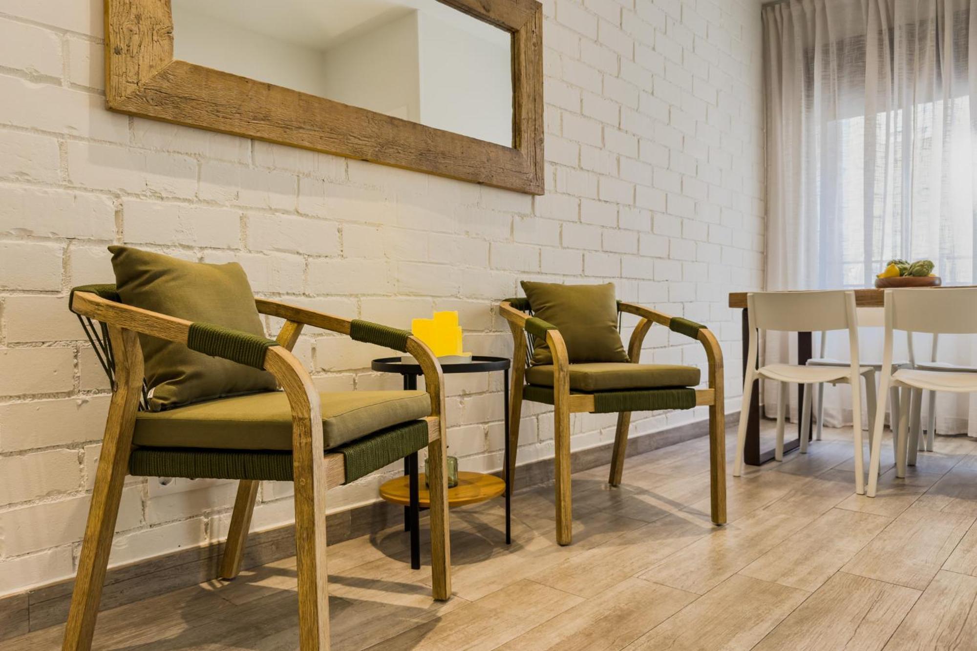 Novus Homes Barcelona Santa Eulalia Оспиталет де Лобрегат Екстериор снимка