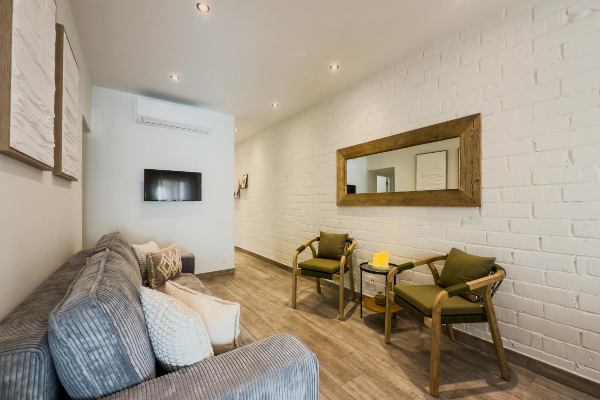 Novus Homes Barcelona Santa Eulalia Оспиталет де Лобрегат Екстериор снимка